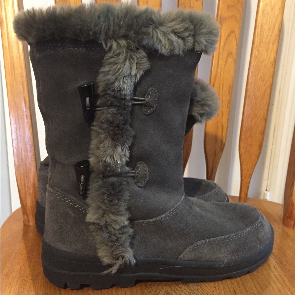 Ladies White Mountain Suede Boots